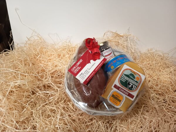 Cesta gourmet La Tradición de Can Llompart con sobrasada, confitura coenta, paté mallorquín y queso Tramuntana